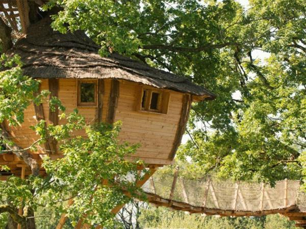 Cabane Perchee Dans Les Arbres Saint-Hilaire-en-Morvan Exterior foto