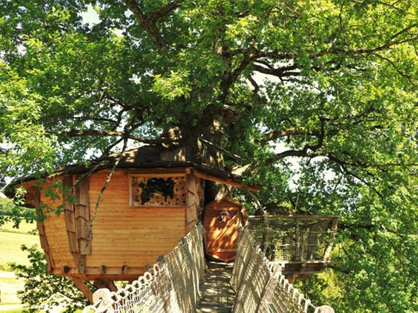 Cabane Perchee Dans Les Arbres Saint-Hilaire-en-Morvan Exterior foto