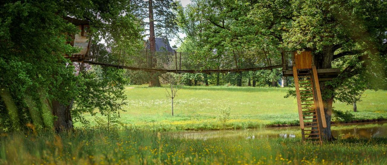 Cabane Perchee Dans Les Arbres Saint-Hilaire-en-Morvan Exterior foto
